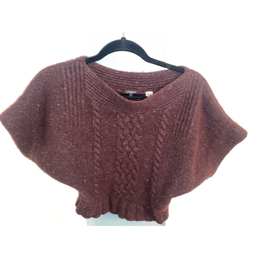 Language cropped sweater